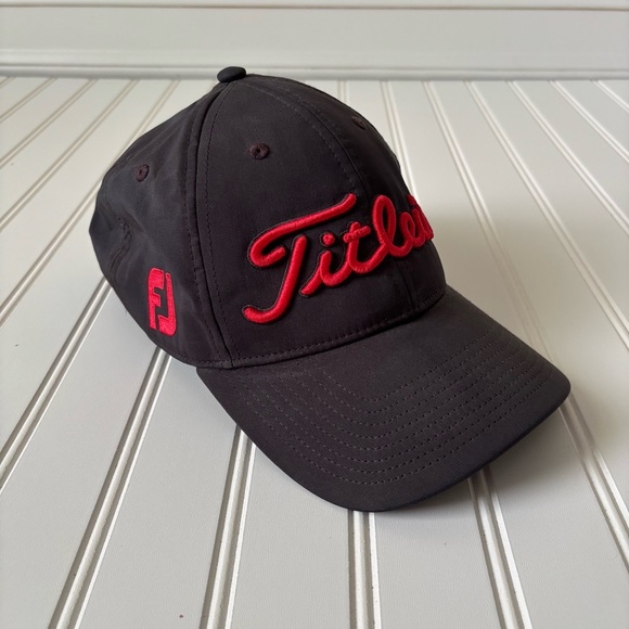 Titleist | Men's Performance Tour Elite Golf Outdoor Hat Black Red - Picture 2 of 8
